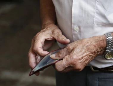 Δείτε πότε θα γίνουν οι πληρωμές των συντάξεων Μαρτίου